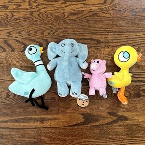 Yottoy Mo Willems Set of 4 Plush Toys - Pigeon, Elephant & Piggie, and Duckling